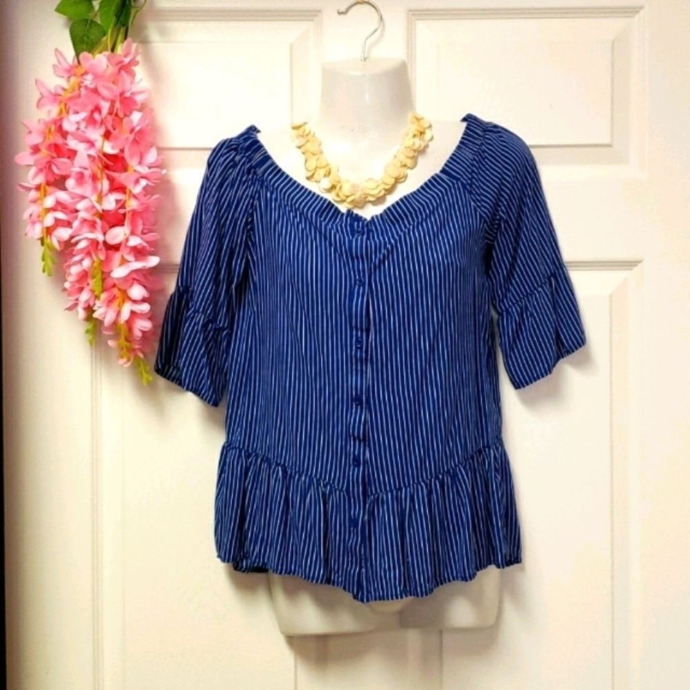 NWOT 💕💕Paper Crane Striped Blue BLOUSE 👚 TOP